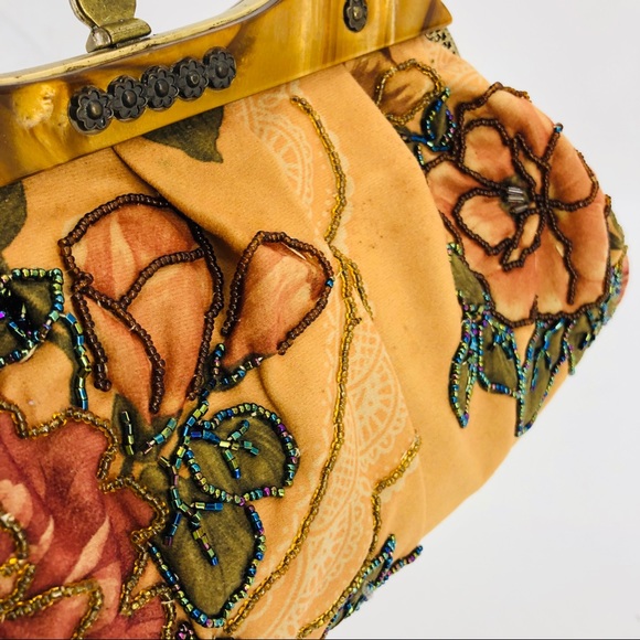 Vintage Floral Beaded Handbag - Picture 2 of 7